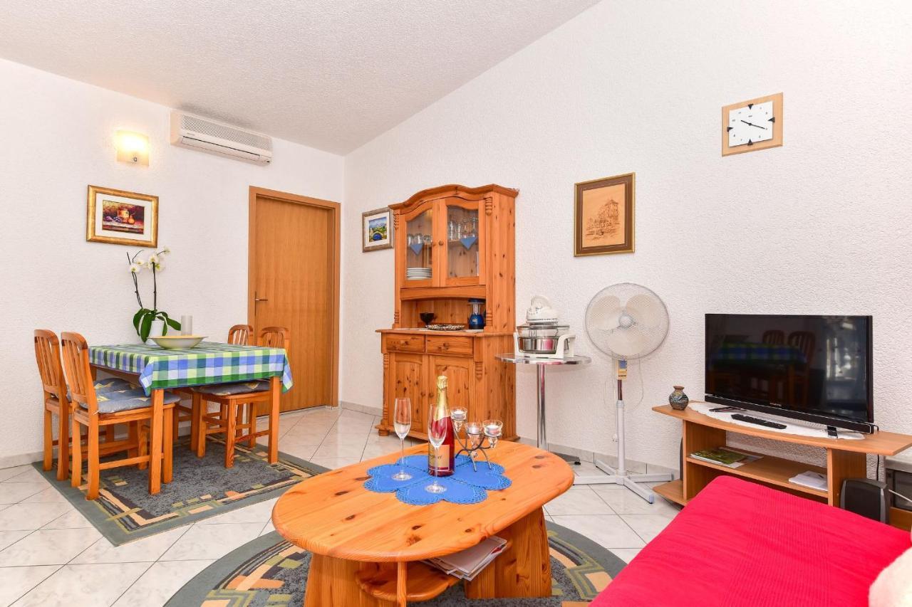 Apartments Rote Rosen ニン エクステリア 写真