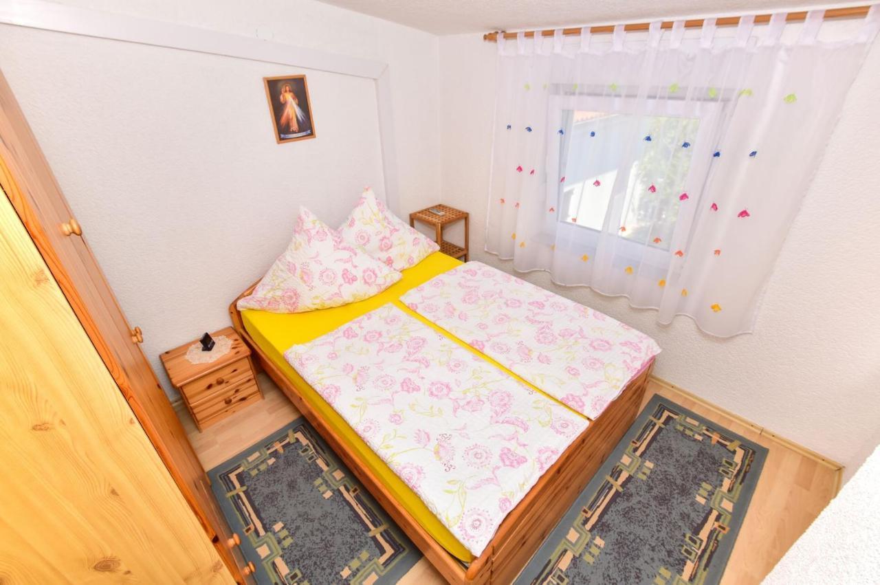 Apartments Rote Rosen ニン エクステリア 写真