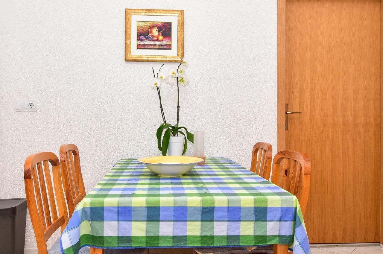 Apartments Rote Rosen ニン エクステリア 写真